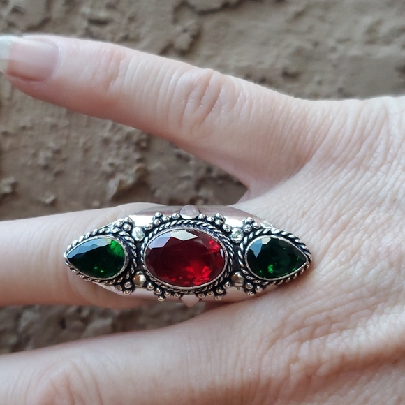 New Mozambique Garnet and Peridot 925 Silver Statement Ring. - Picture 9 of 12